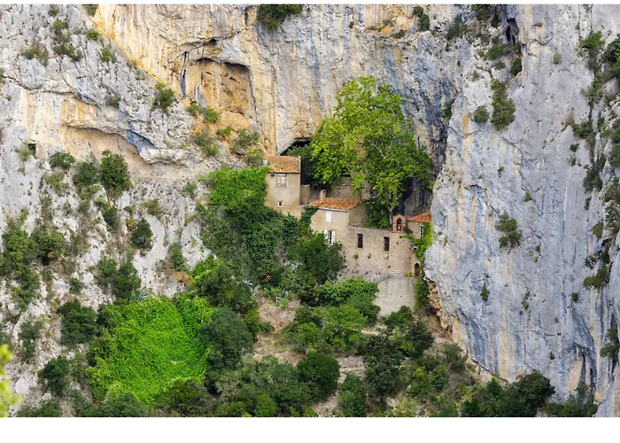 Κάμπινγκ Roulotte *